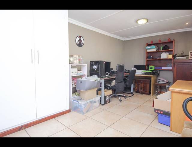 4 BEDROOM HOUSE FOR SALE IN VALHALLA